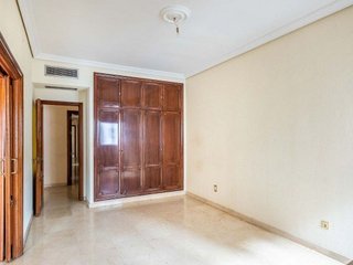 Piso en venta en Los Remedios en Sevilla