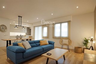 Piso en venta en Ensanche - Sar en Santiago de Compostela