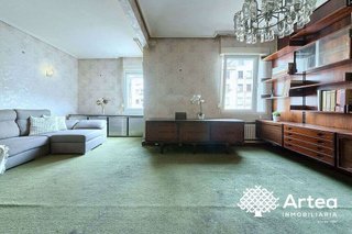 Piso en venta en San Pedro de Deusto-La Ribera en Bilbao