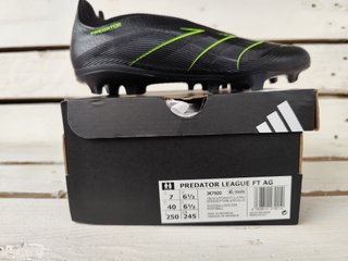Botas de fútbol Adidas Predator T39.5