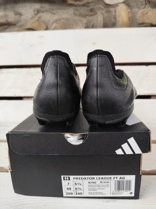 Botas de fútbol Adidas Predator T39.5