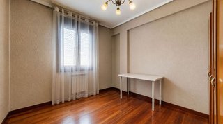 Piso en venta en San Pedro de Deusto-La Ribera en Bilbao