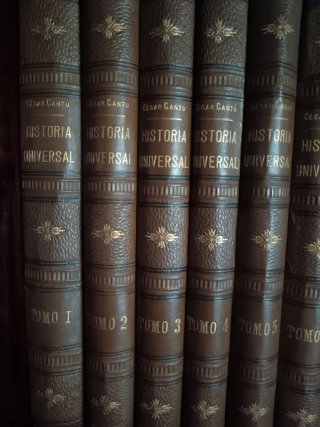 Enciclopedia "Historia Universal" de César Cantú.
