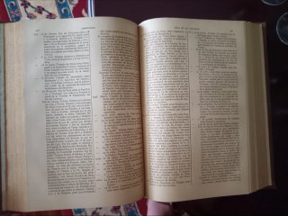 Enciclopedia "Historia Universal" de César Cantú.