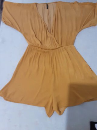 Mono corto amarillo Stradivarius, S-M, manga corta