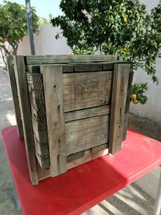 Cajón de madera rústico.Recogida en Ugena