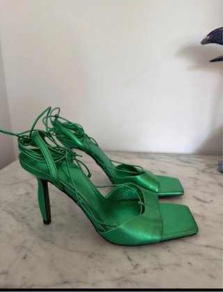 Sandalias Zara verdes atadas