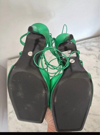 Sandalias Zara verdes atadas