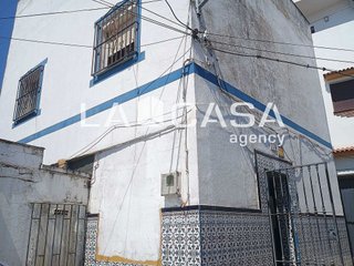 Chalet en venta en La Granja-La Colina-Los Pastores en Algeciras