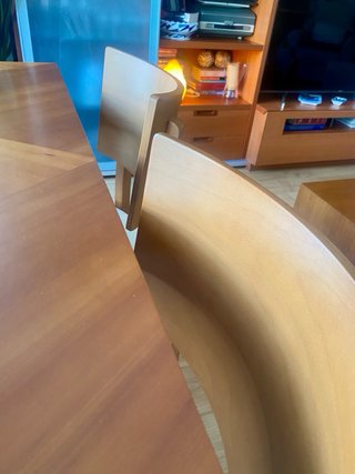 Mesa de comedor de madera con 4 sillas