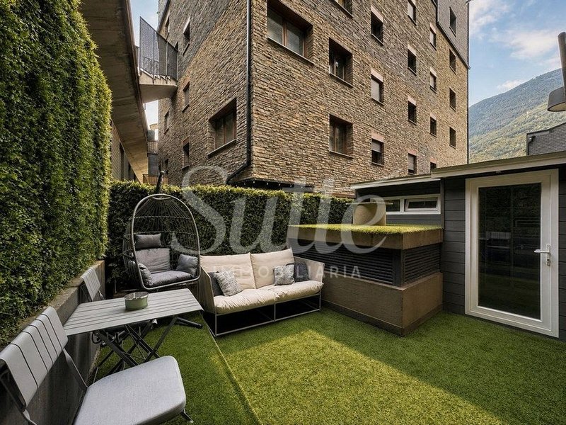 2-bedroom flat for sale in Encamp · 2 of 20