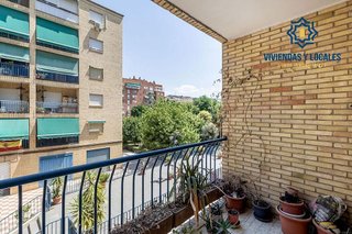 Piso en venta en Cervantes en Granada