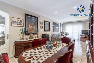 Piso en venta en Cervantes en Granada