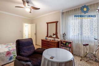 Piso en venta en Cervantes en Granada