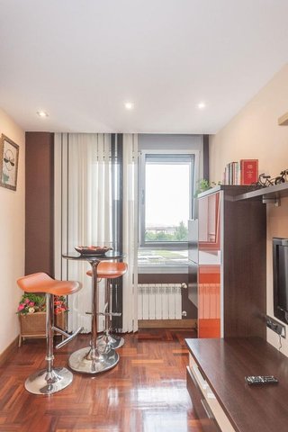 Piso en venta en El Polígono en Gijón
