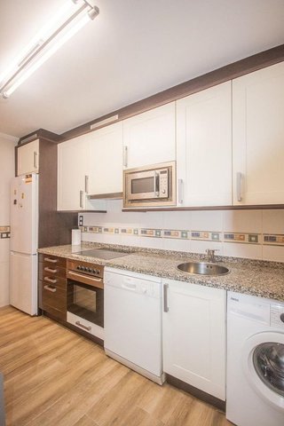 Piso en venta en El Polígono en Gijón
