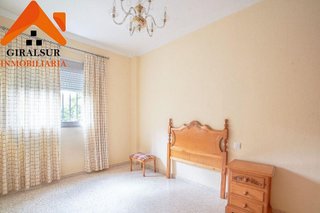 Piso en venta en Parque Alcosa - Jardines del Edén en Sevilla