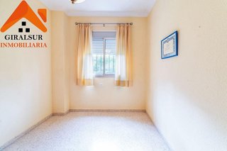Piso en venta en Parque Alcosa - Jardines del Edén en Sevilla