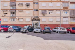 Piso en venta en Cervantes en Granada