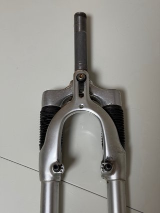 Horquilla SR Suntour 26” MTB para reparar
