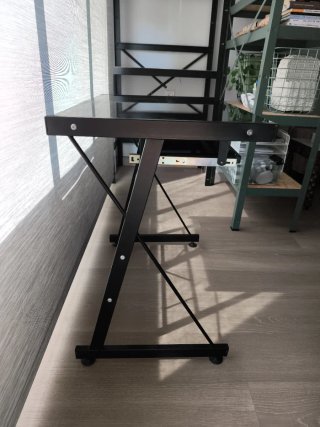 Mesa escritorio pequeña cristal y metal negro