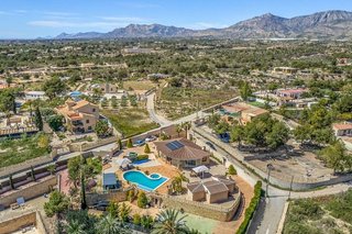 Chalet en venta en Crevillent