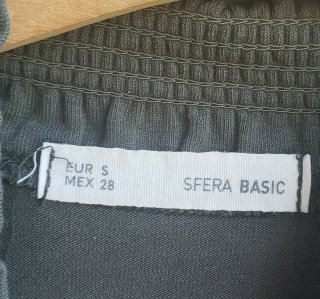 Blusa Sfera Talla S Negra Cuello Alto