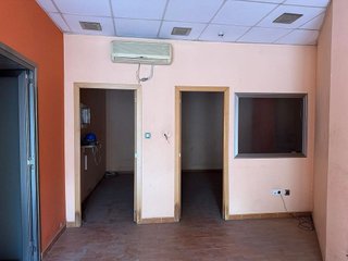 Local comercial en alquiler en Ayuntamiento - El Salvador en Godella