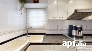 Piso en venta en Creu de Barberà en Sabadell