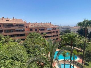 Piso en venta en La Carolina-Guadalpín en Marbella