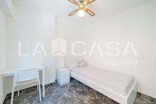 Piso en venta en El Grau en Valencia