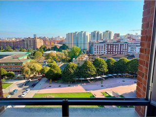 Piso en venta en El Polígono en Gijón