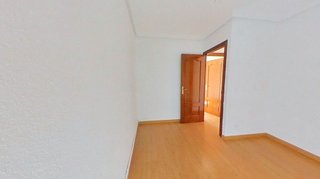 Piso en venta en Reyes en Parla