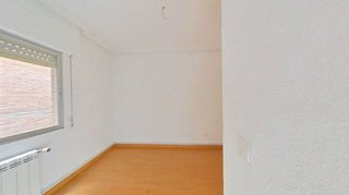 Piso en venta en Reyes en Parla