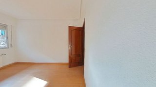 Piso en venta en Reyes en Parla