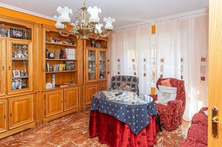 Casa adosada en venta en Guadix