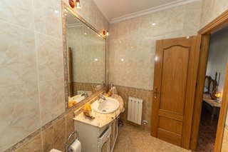 Casa adosada en venta en Guadix