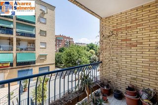 Piso en venta en Cervantes en Granada
