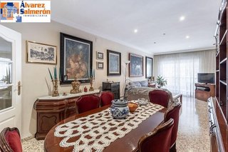 Piso en venta en Cervantes en Granada