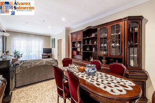 Piso en venta en Cervantes en Granada