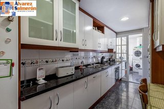 Piso en venta en Cervantes en Granada