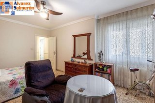 Piso en venta en Cervantes en Granada