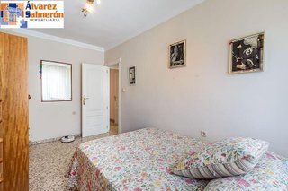 Piso en venta en Cervantes en Granada