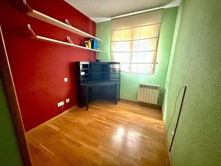 Piso en venta en Orcasitas en Madrid