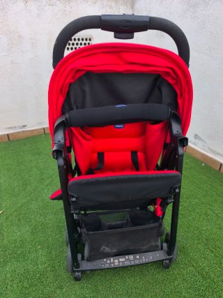 Carrito de bebé rojo chicco