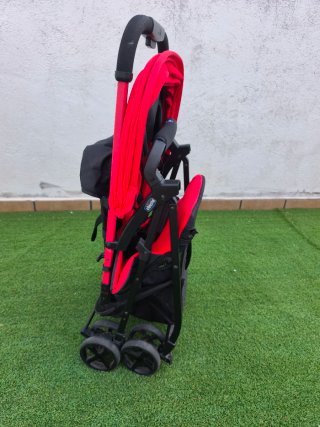 Carrito de bebé rojo chicco