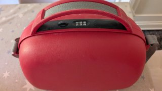 Neceser rígido con clave rojo