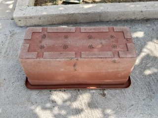 2 jardineras grandes marrones.Recogida en Ugena
