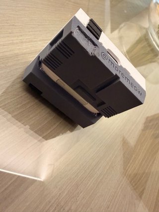 Funda AirPods Pro 3 Impresa 3D Estilo NES