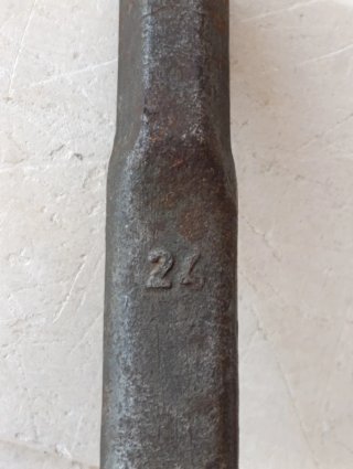 Llave fija acodada 24 mm